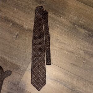 Brown Geometric Pattern Tie